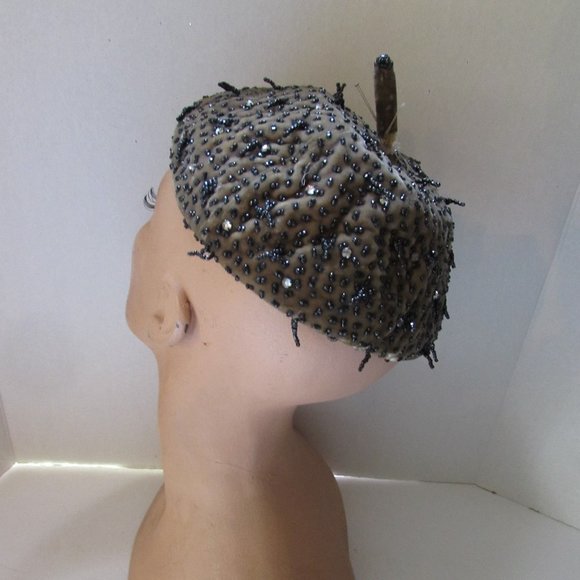 SALE Mid Century Beret Style Hat Olive Green Velvet Black Seed Beads - Picture 6 of 12